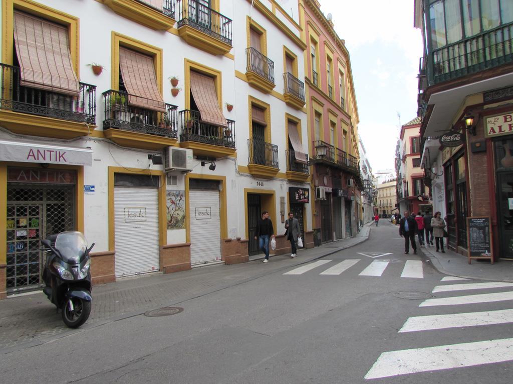 Plaza Alfalfa Centro Sevilla
